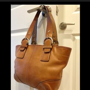COACH saddle tan color tote purse. Soft leather!